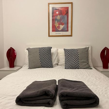 Lovely Serviced Apartment, Free Parking, Оксфорд Экстерьер фото