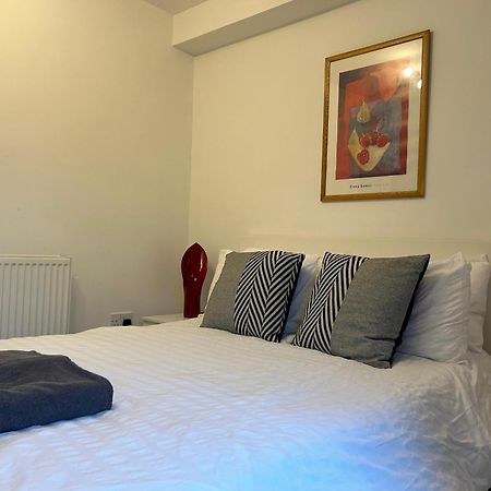 Lovely Serviced Apartment, Free Parking, Оксфорд Экстерьер фото