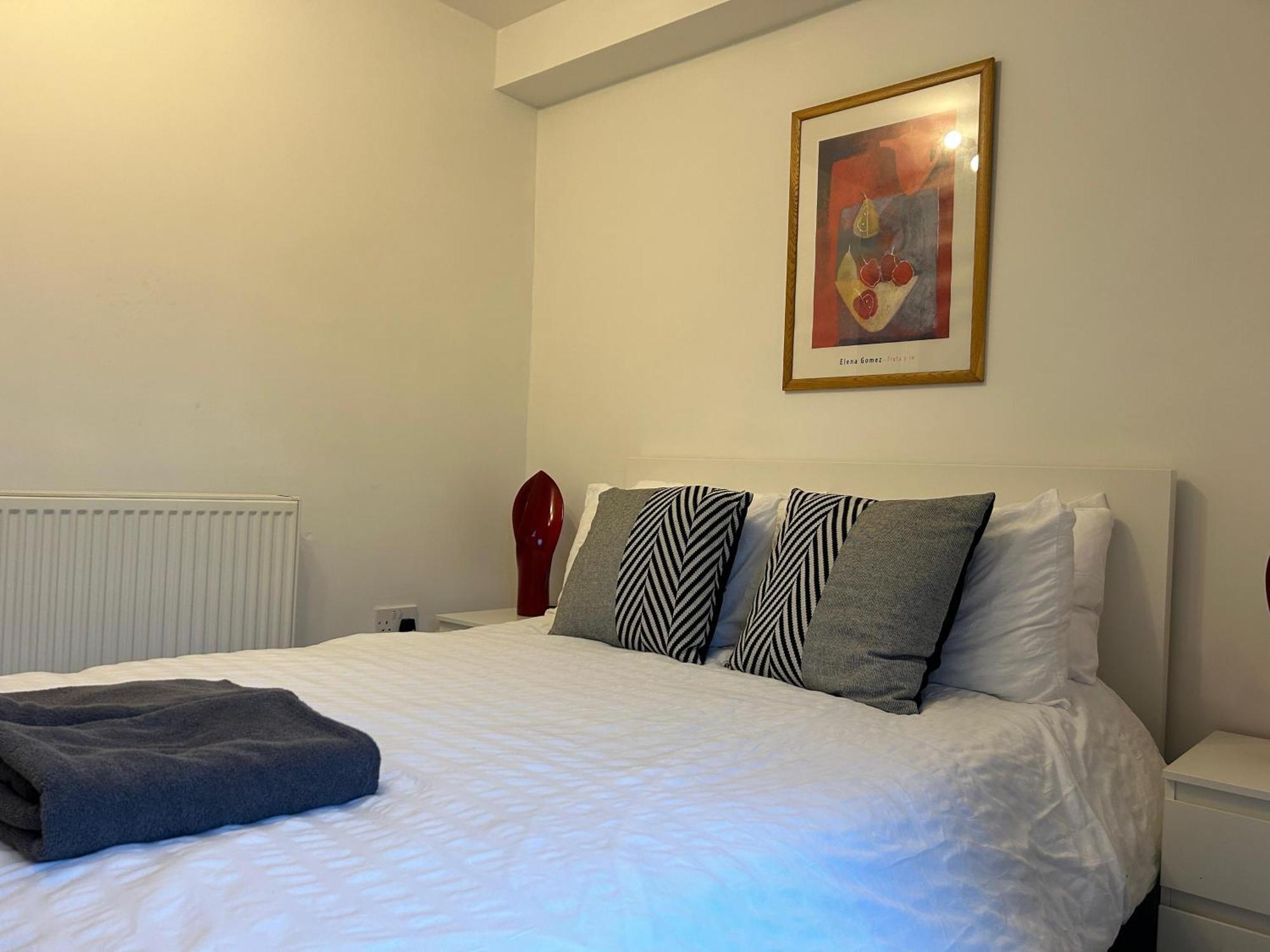 Lovely Serviced Apartment, Free Parking, Оксфорд Экстерьер фото