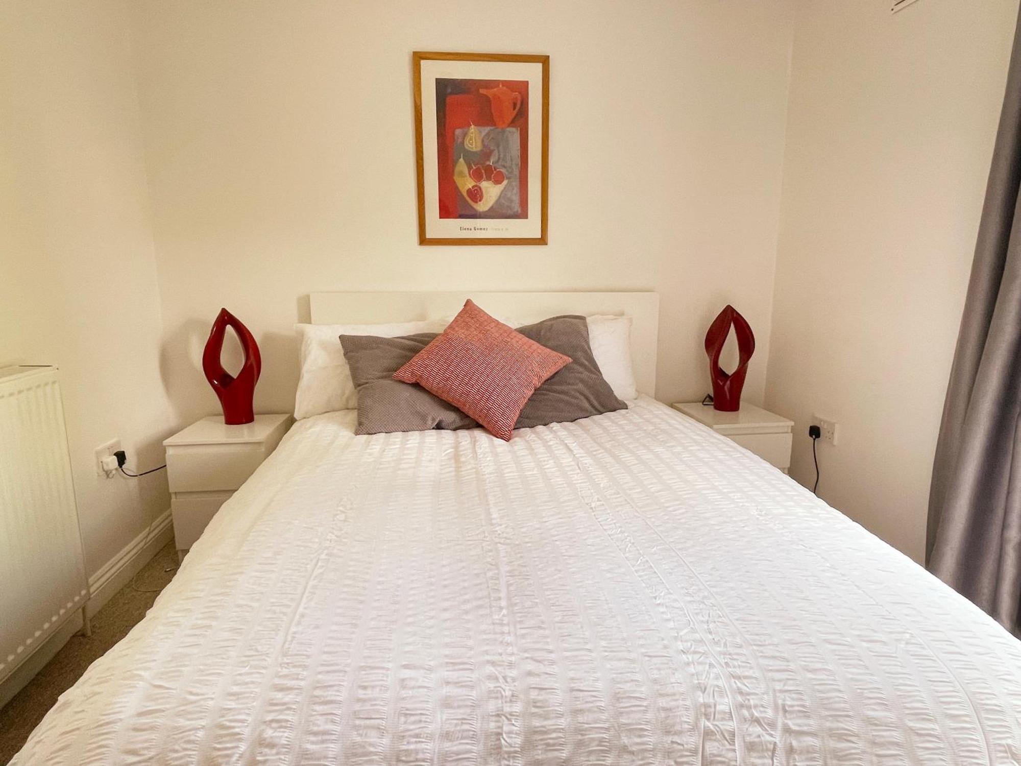 Lovely Serviced Apartment, Free Parking, Оксфорд Экстерьер фото