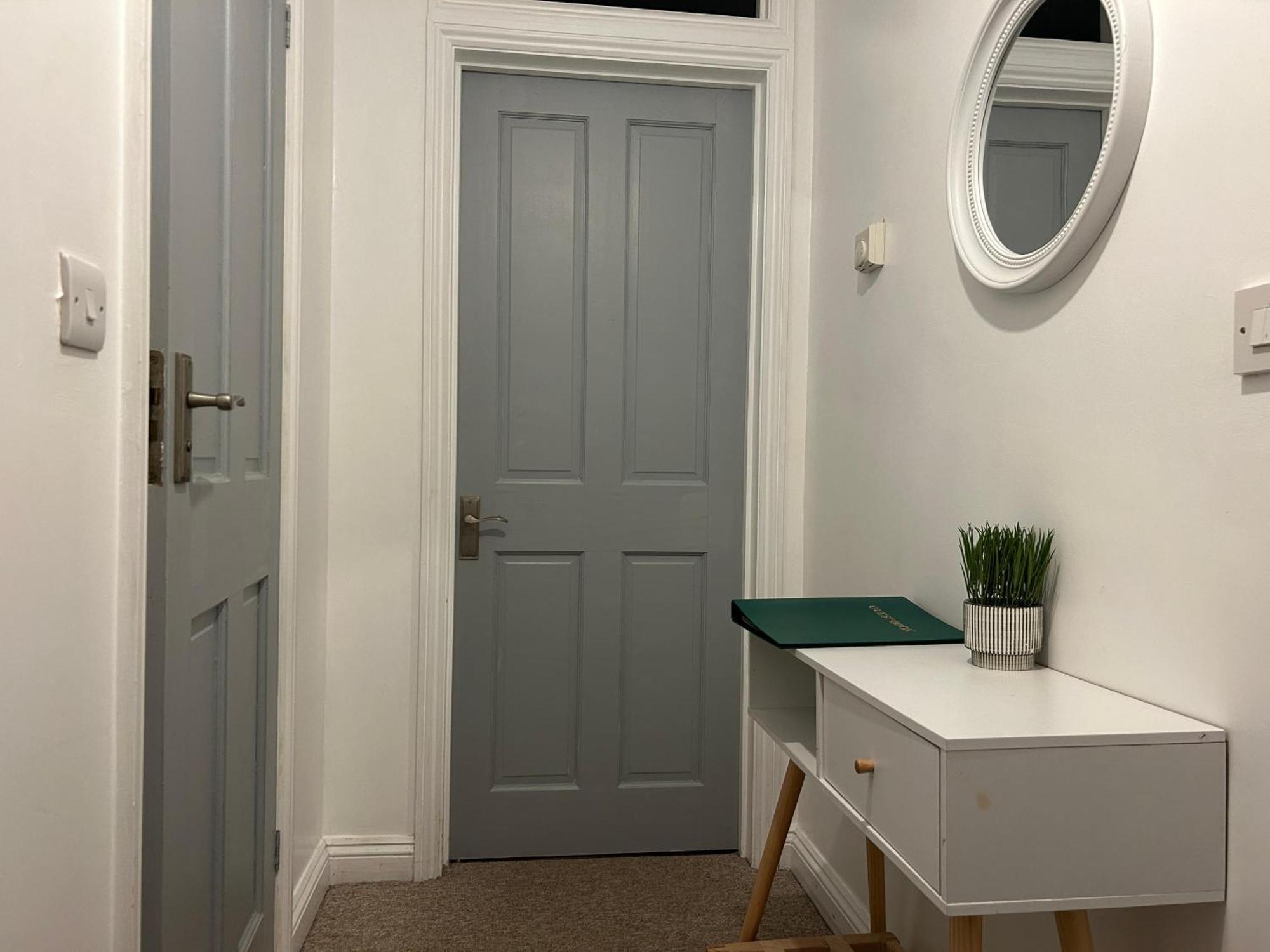 Lovely Serviced Apartment, Free Parking, Оксфорд Экстерьер фото